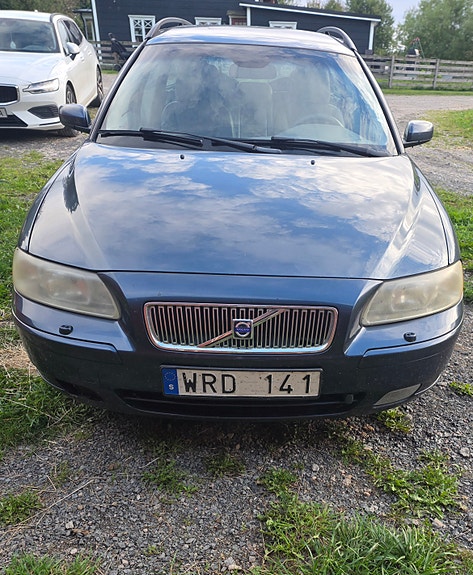 Volvo V70 2 of 2