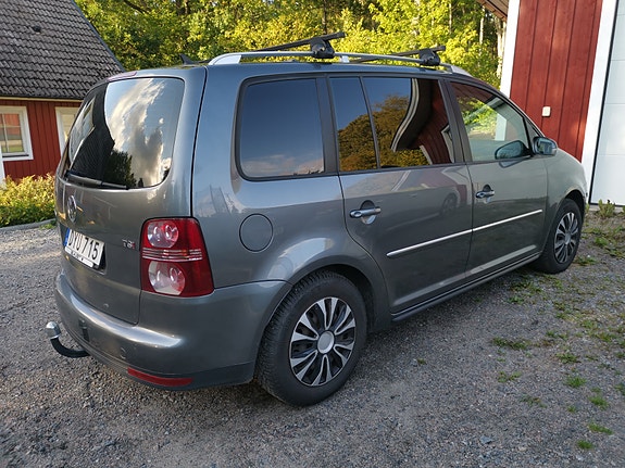 Volkswagen Touran 3 of 12