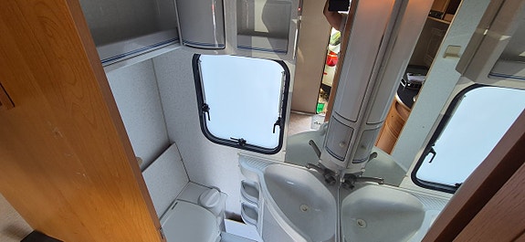 Adria 462 PH Vattenburen värme+golvvärme 11 of 15