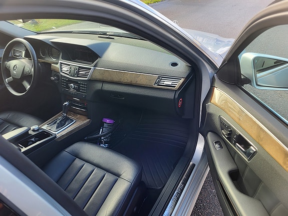 Mercedes-Benz E250 9 of 10