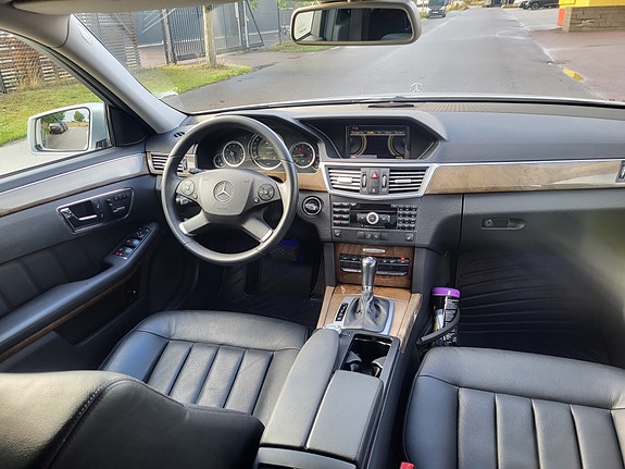 Mercedes-Benz E250 10 of 10