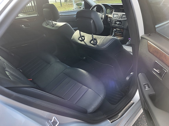 Mercedes-Benz E250 5 of 10