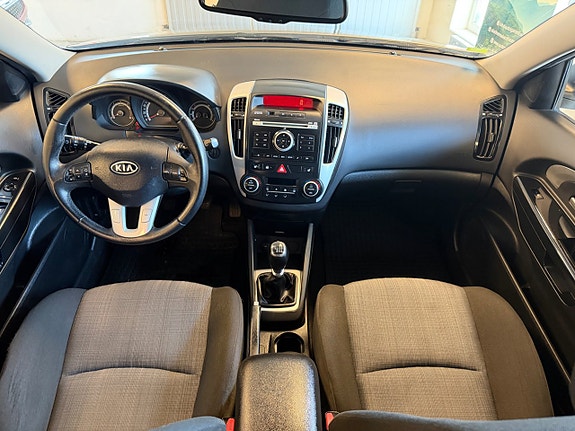 Kia Ceed 15 of 29