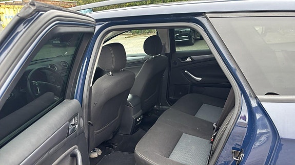 Ford Mondeo 4 of 8