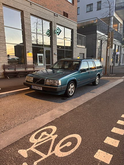 Volvo 940 3 of 9