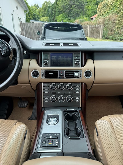 Land Rover Range Rover 6 of 13