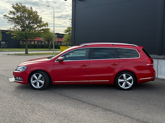 Volkswagen Passat 2 of 22