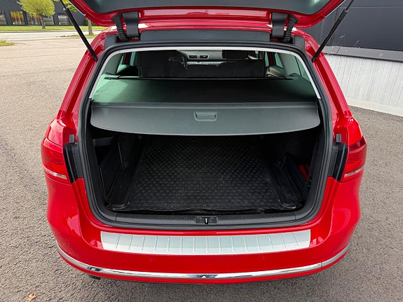 Volkswagen Passat 13 of 22