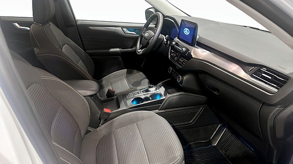 Ford Kuga 3 of 9