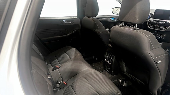 Ford Kuga 5 of 9