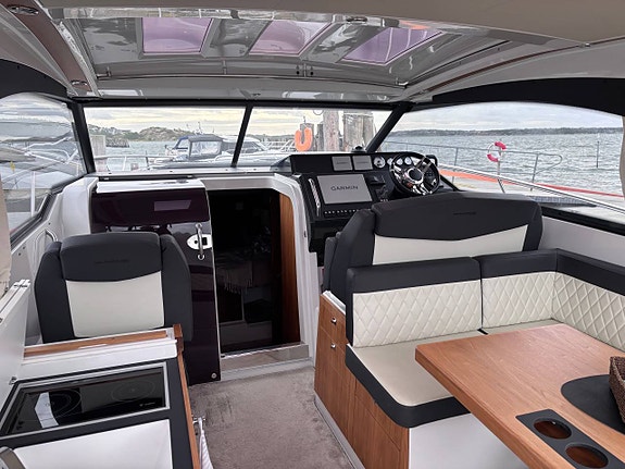 Grandezza 34OC / Volvo Penta  380HK DPI / 2020 / Vitarinbyte 4 of 12