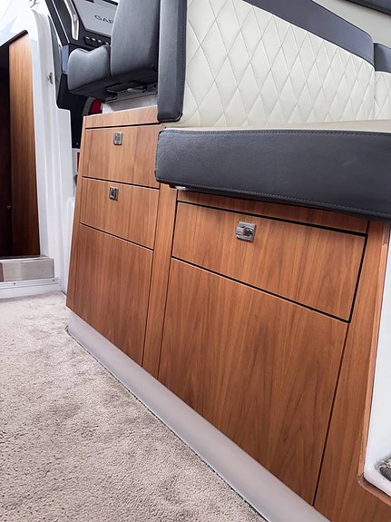 Grandezza 34OC / Volvo Penta  380HK DPI / 2020 / Vitarinbyte 11 of 12