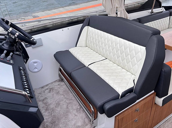 Grandezza 34OC / Volvo Penta  380HK DPI / 2020 / Vitarinbyte 6 of 12