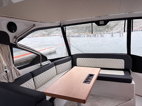 Grandezza 34OC / Volvo Penta  380HK DPI / 2020 / Vitarinbyte 2 of 12