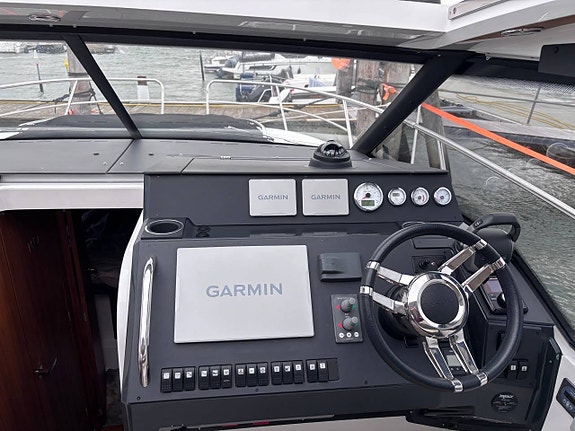Grandezza 34OC / Volvo Penta  380HK DPI / 2020 / Vitarinbyte 5 of 12