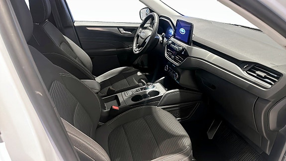 Ford Kuga 3 of 9
