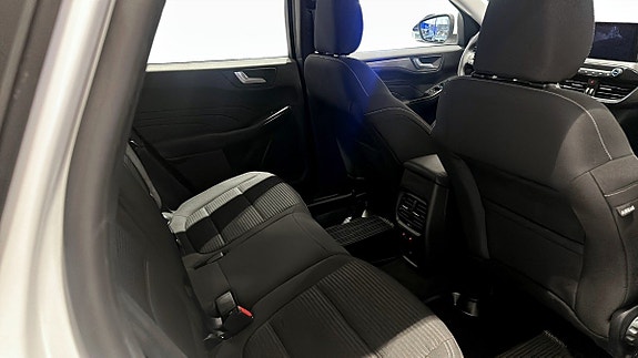 Ford Kuga 5 of 9