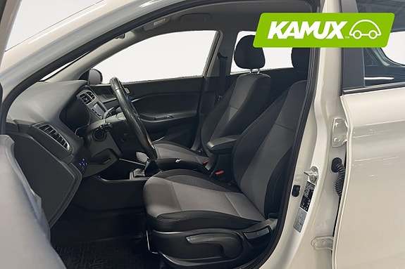 Hyundai i20 9 of 24