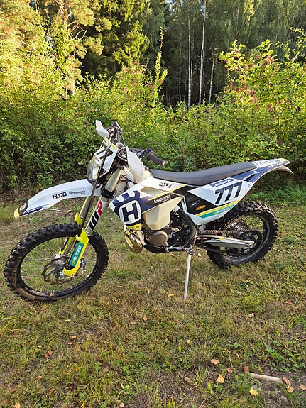Husqvarna TE 250 2 of 3