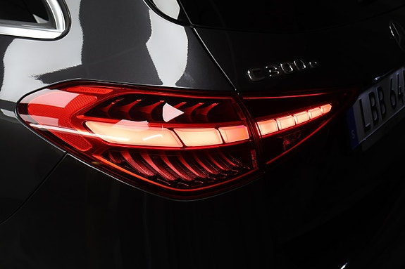 Mercedes-Benz C300 e 11 of 27