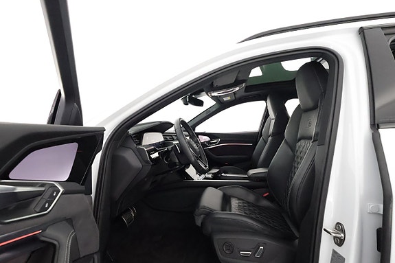 Audi Q8 e-tron 10 of 30
