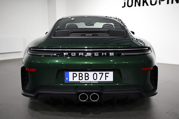 Porsche 911 GT3 4 of 24