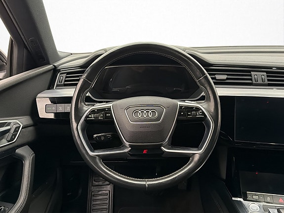 Audi e-tron 13 of 30