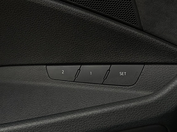 Audi e-tron 14 of 30