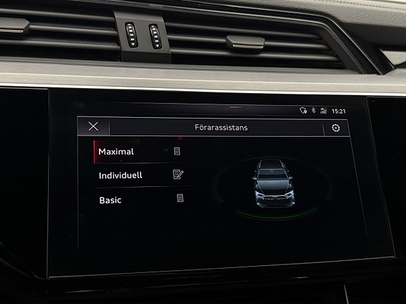 Audi e-tron 24 of 30