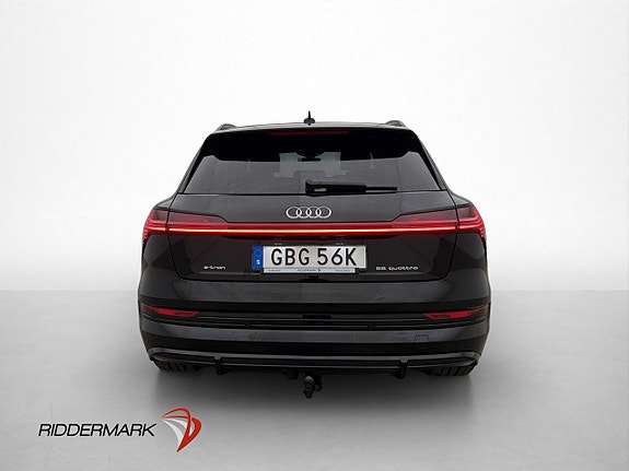 Audi e-tron 8 of 30