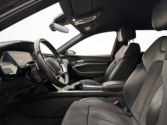 Audi e-tron 12 of 30