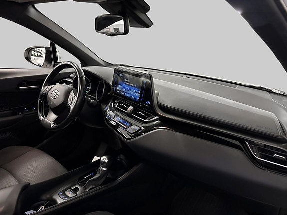 Toyota C-HR 10 of 22