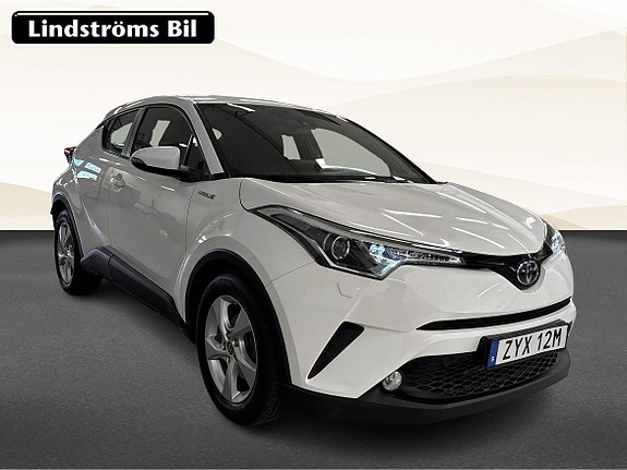 Toyota C-HR 3 of 22