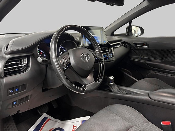 Toyota C-HR 14 of 22