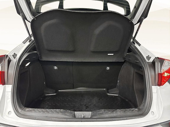 Toyota C-HR 13 of 22