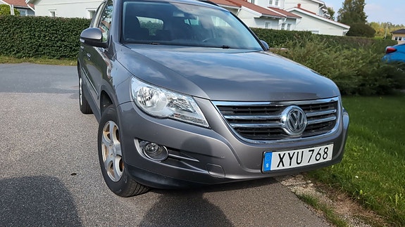 Volkswagen Tiguan 2 of 7