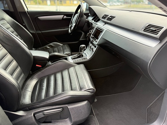 Volkswagen Passat Alltrack 15 of 21