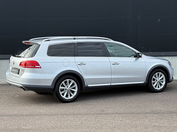 Volkswagen Passat Alltrack 8 of 21