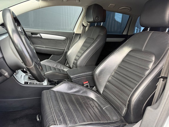 Volkswagen Passat Alltrack 12 of 21