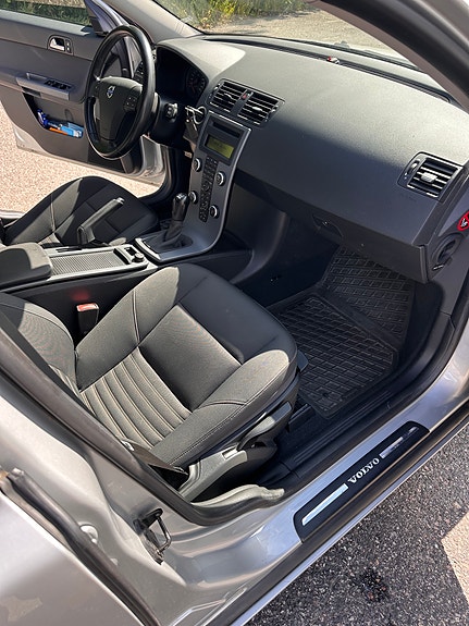 Volvo V50 7 of 8