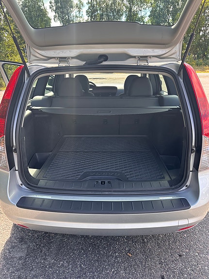 Volvo V50 8 of 8