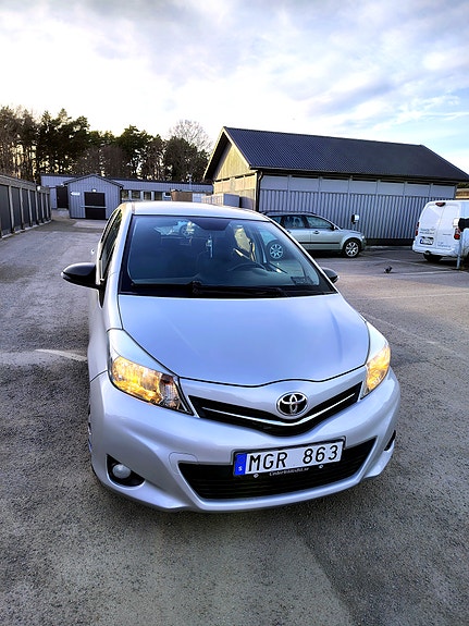 Toyota Yaris 8 of 8