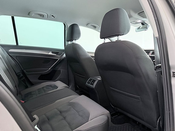 Volkswagen Golf Alltrack 9 of 21