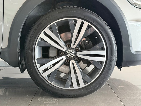 Volkswagen Golf Alltrack 6 of 21