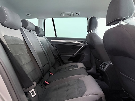 Volkswagen Golf Alltrack 11 of 21