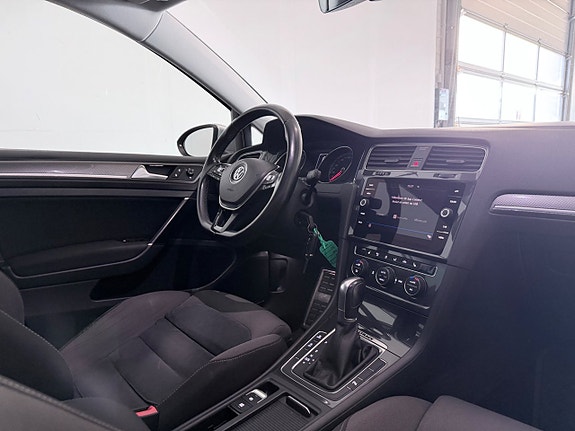 Volkswagen Golf Alltrack 14 of 21