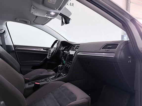 Volkswagen Golf Alltrack 13 of 21