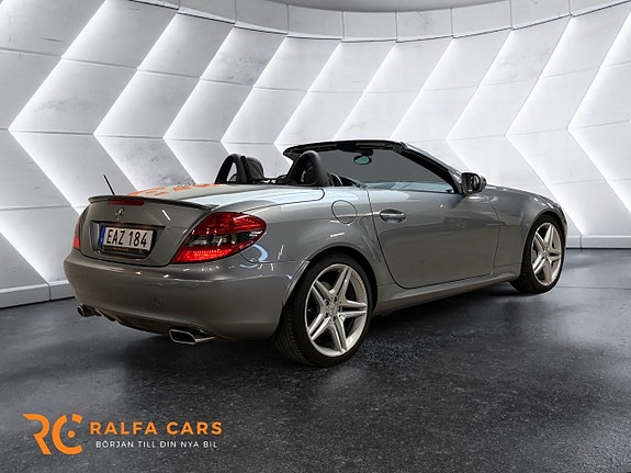 Mercedes-Benz SLK350 7 of 19