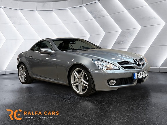 Mercedes-Benz SLK350 5 of 19