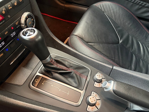 Mercedes-Benz SLK350 16 of 19